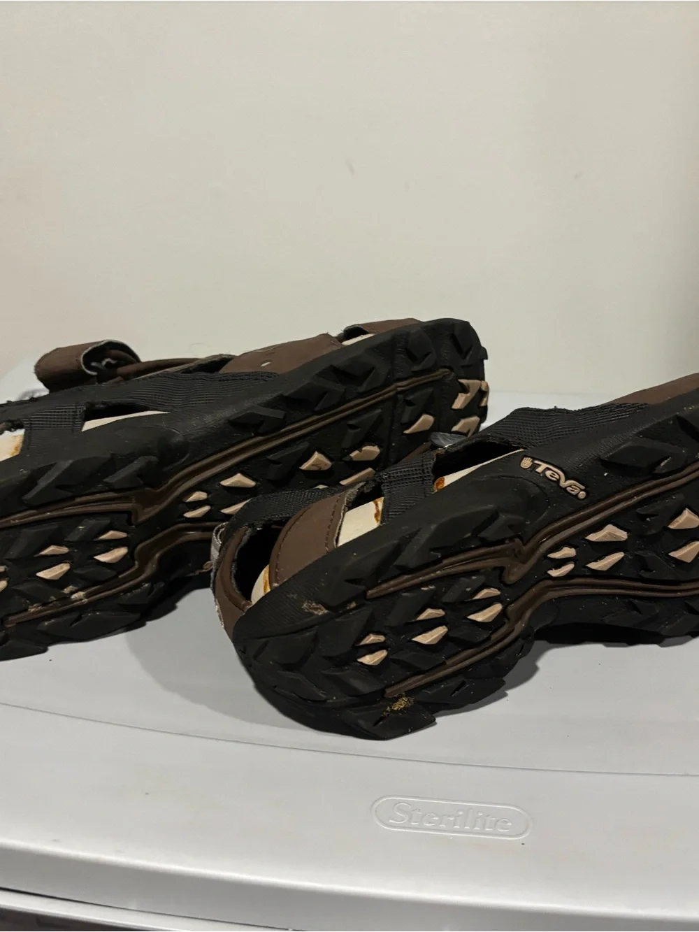 Teva Men's Brown and Black Outdoor Sport Sandals size 8